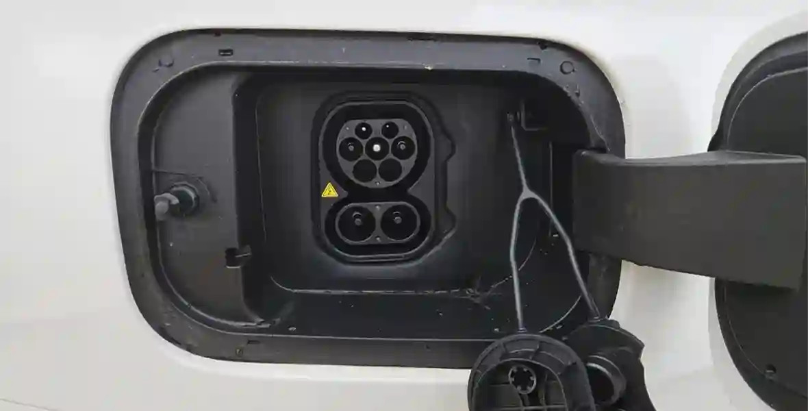 Новость EVOLUTE (На что способен самый доступный полноприводный гибрид. Наш тест-драйв EVOLUTE i‑SPACE 4×4)