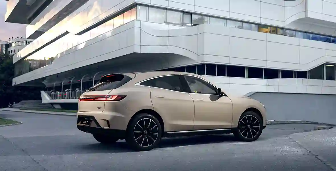 Новость EVOLUTE объявляет о запуске лимитированной партии премиальных кроссоверов EVOLUTE i‑JET в новых трендовых цветах.